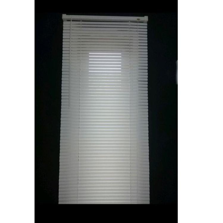 `➞ Rèm cửa cuộn kích thước 60 X 180 CM KRIS VENETIAN BLIND 60 X 180CM ★★