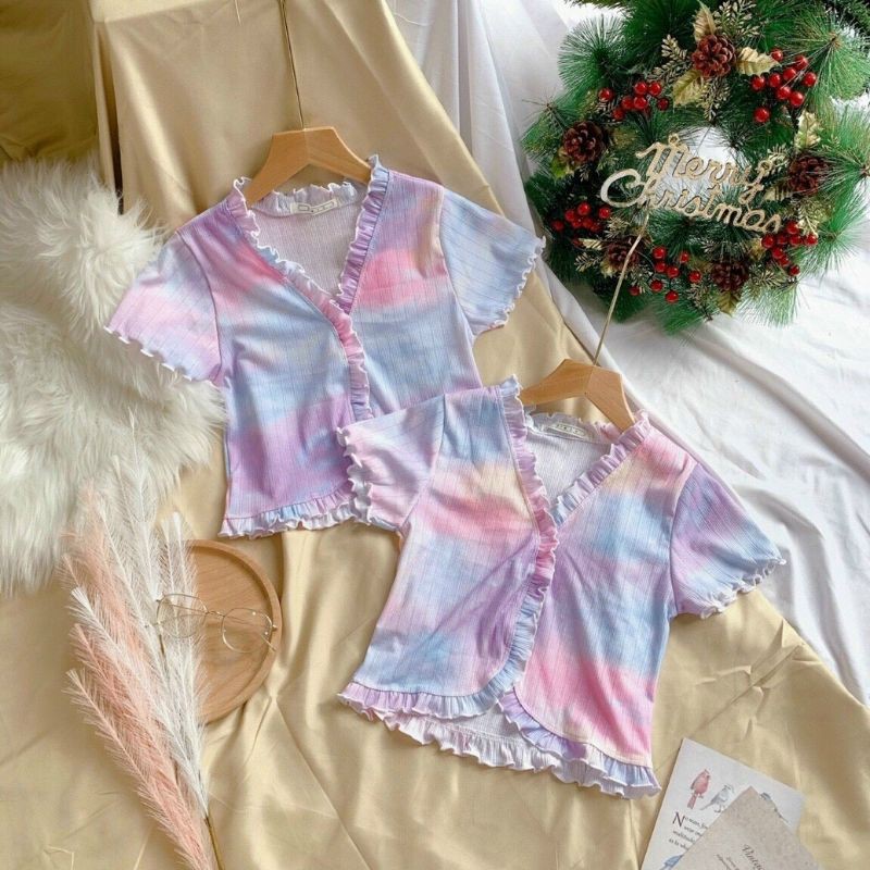 Áo croptop viền bèo loang màu xinh xắn