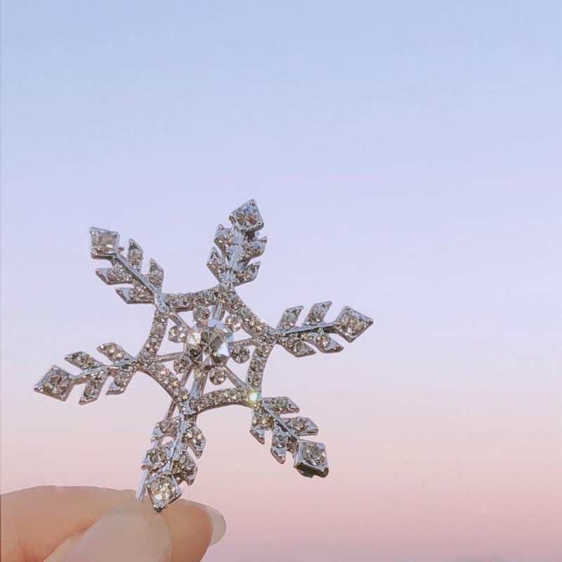 Kẹp Tóc Hình Bông Tuyết Đính Đá Lấp Lánh Dễ Thương