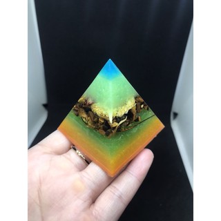 Kim tự tháp đá năng lượng Orgonite