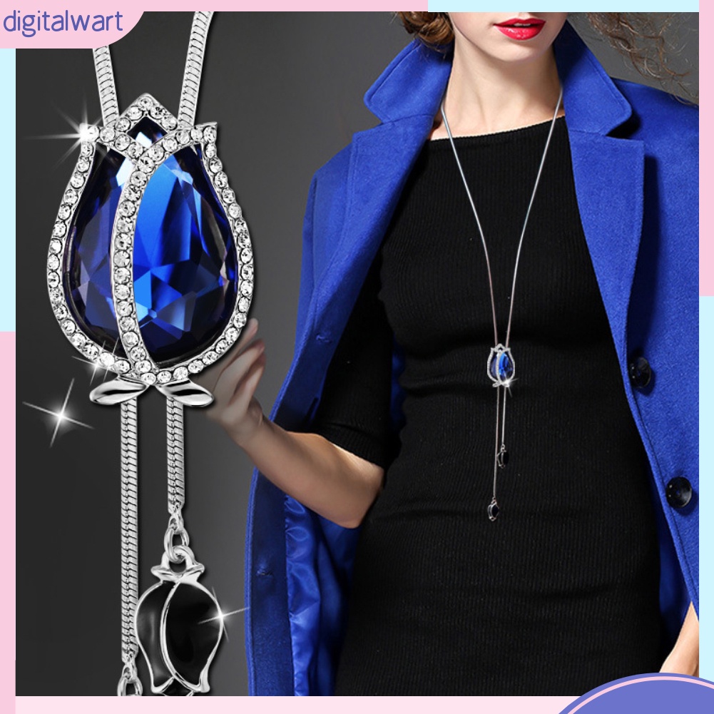 Vòng cổ dài mặt hoa tulip phối trang phục thanh lịch cho nữ