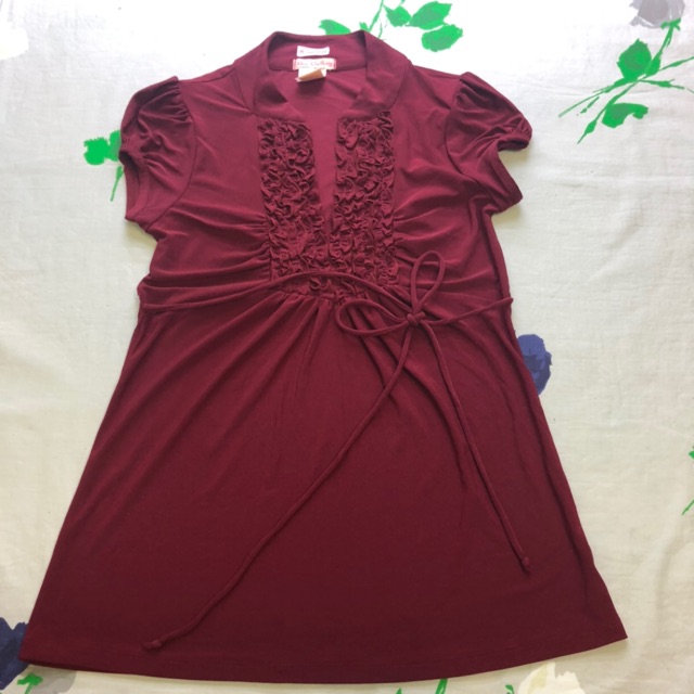 Áo Thun Kiểu Mẹ Bầu Our Clothing Cổ U Tim Tay Ngắn Nhún Nhẹ Nhún Ngực Có Dây Thắt Eo Đỏ Đô - Size M
