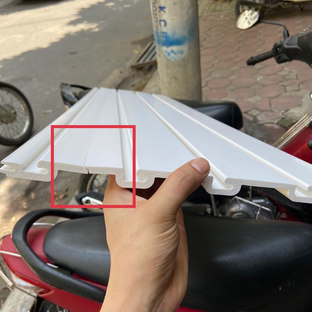 Tấm rãnh nhựa slatwall PVC - Hàng Thanh Lý