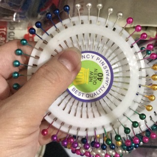 Vỉ kim ghim đầu tròn nhiều màu dùng trong ngành may mặc, handmade, DIY