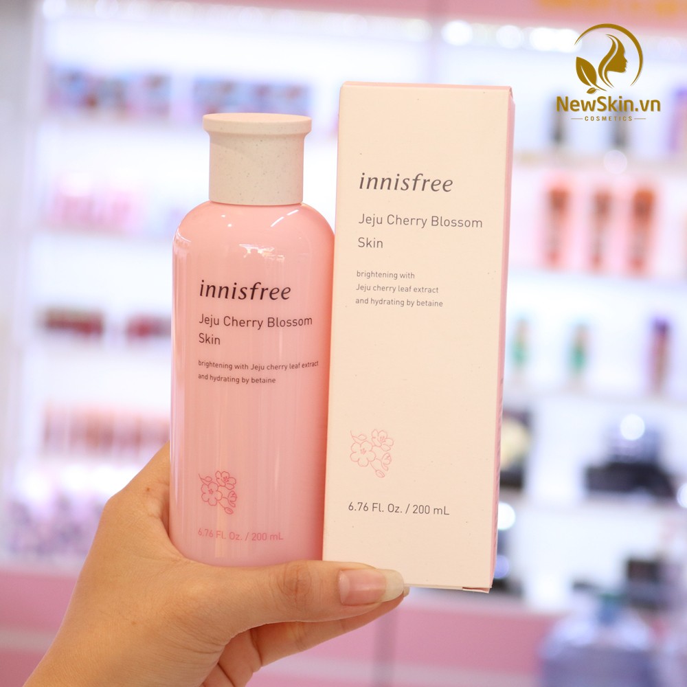 Nước Hoa Hồng Hoa Anh Đào Dưỡng Ẩm sáng da Innisfree Jeju Cherry Blossom Skin 200ml