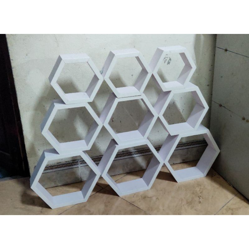 Bộ kệ treo tường trang trí 6 cái 3 kệ tổ ong 3 thanh ngang