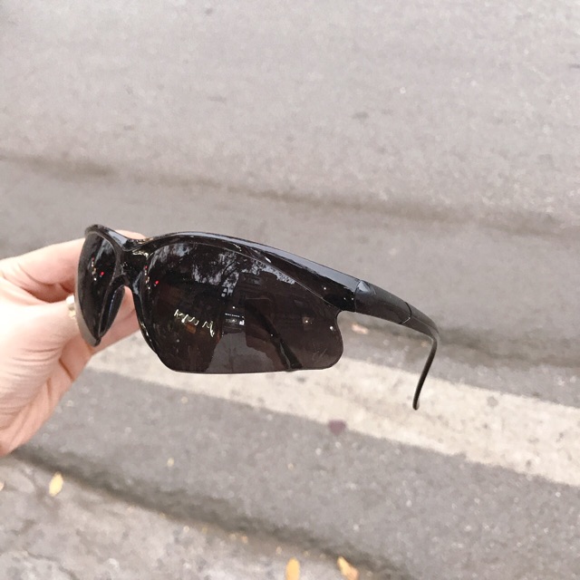 Kính Bảo hộ đi đường - Giúp bảo vệ mắt | BigBuy360 - bigbuy360.vn