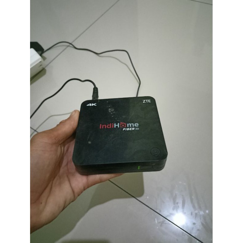 Đèn Led Zte 4k Sử Dụng Năng Lượng Mặt Trời