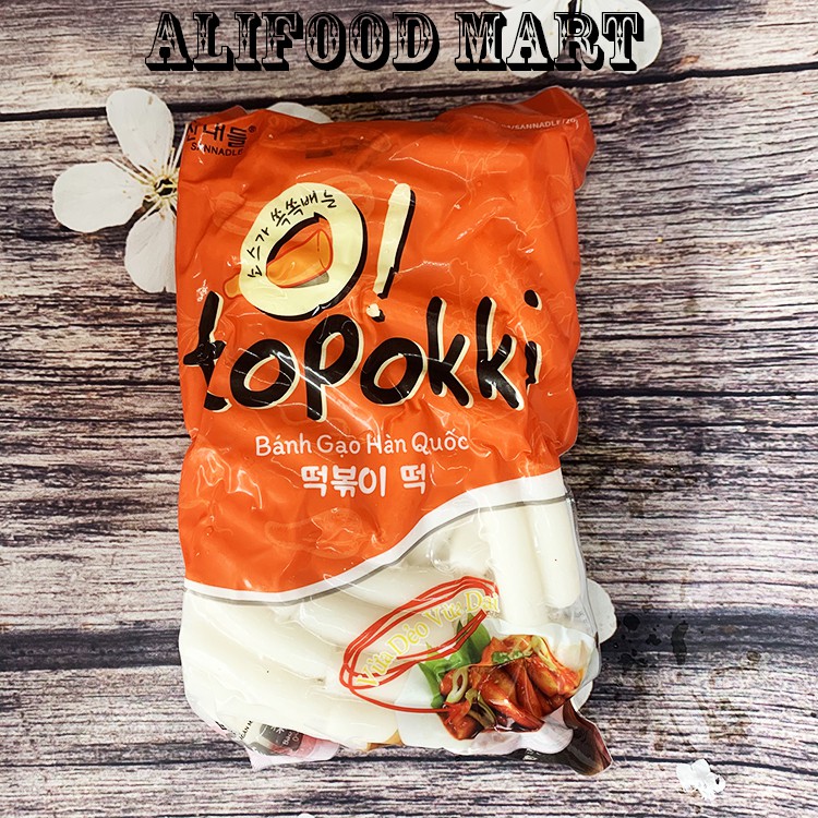 Bánh gạo xào cay Tokbokki Sanadle Hàn Quốc 1kg (alifoodmart) | BigBuy360 - bigbuy360.vn
