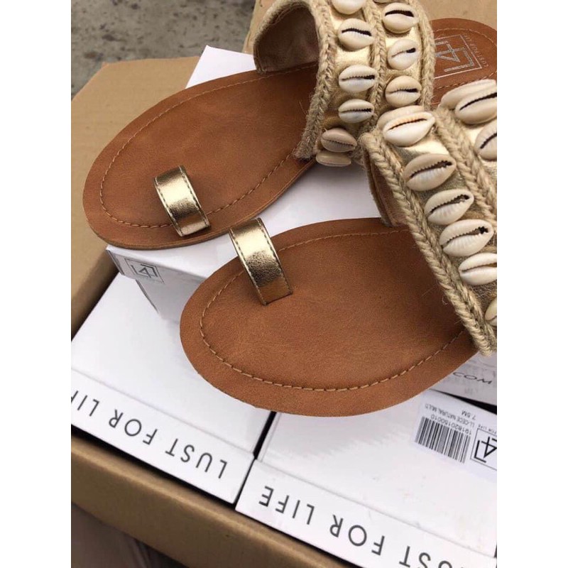 Xăng đan xỏ ngón xinh xắn