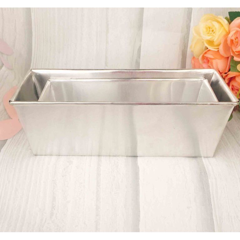 Khuôn nhôm cake nhiều size được làm từ chất liệu nhôm an toàn, khuôn dùng làm bánh bông lan, bánh mì hoa cúc, bánh ngọt