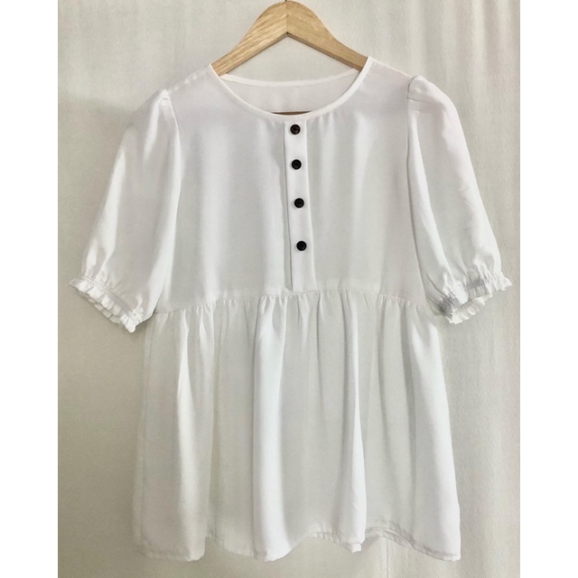 Áo BABYDOLL trắng tay phồng bo chun xinh xắn tặng kèm scrunchie cùng màu