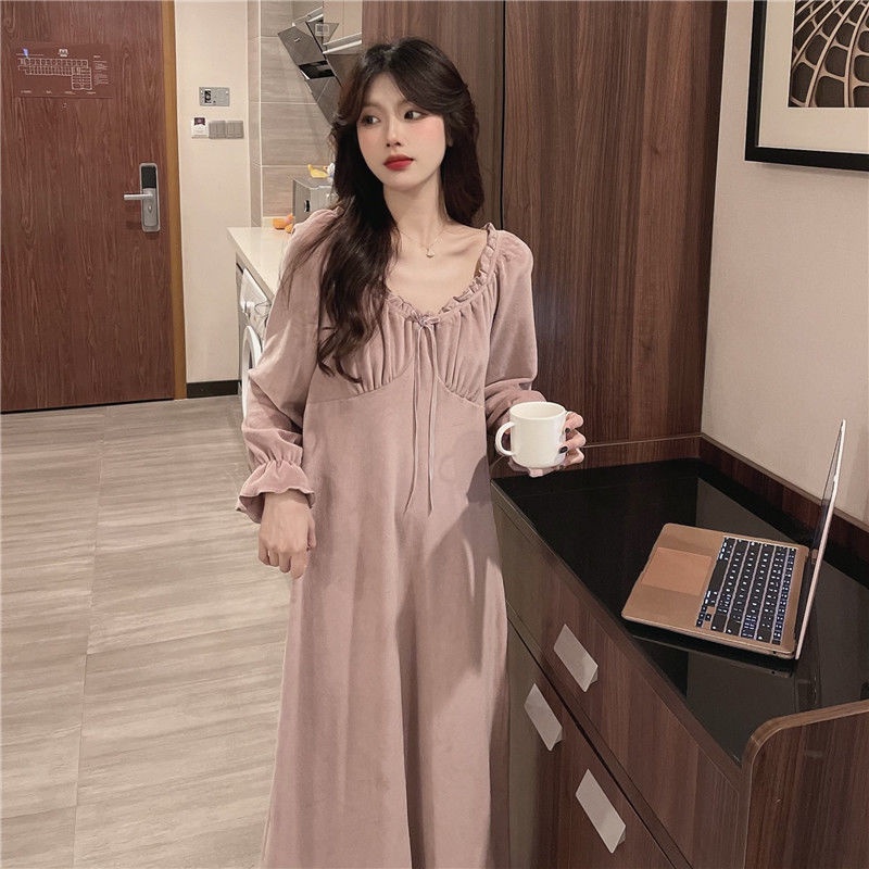 Đầm ngủ nhung san hô dài tay 2021