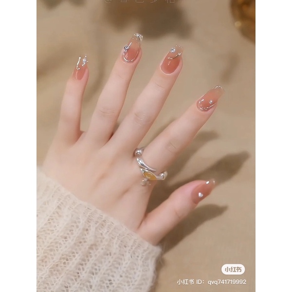 Nail box thiết kế nhẹ nhàng charm nhẫn sang chảnh