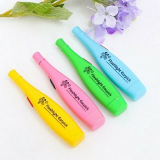 Dụng cụ lấy ráy tai có đèn, có hộp