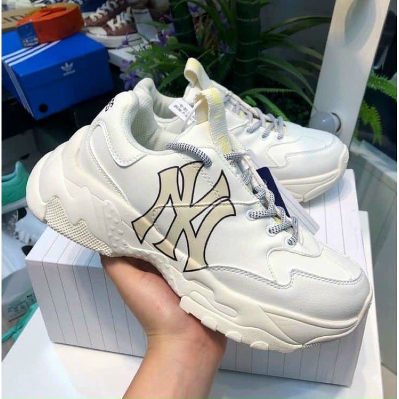 Giày M.L.B NY chữ vàng