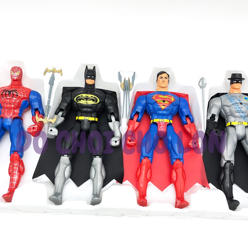 Hộp đồ chơi 4 siêu anh hùng Super Heroes dùng pin có đèn size 30 cm 8881