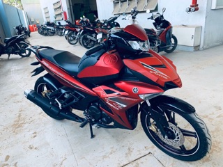 Thùng giữa kiểu mô tô exciter 150