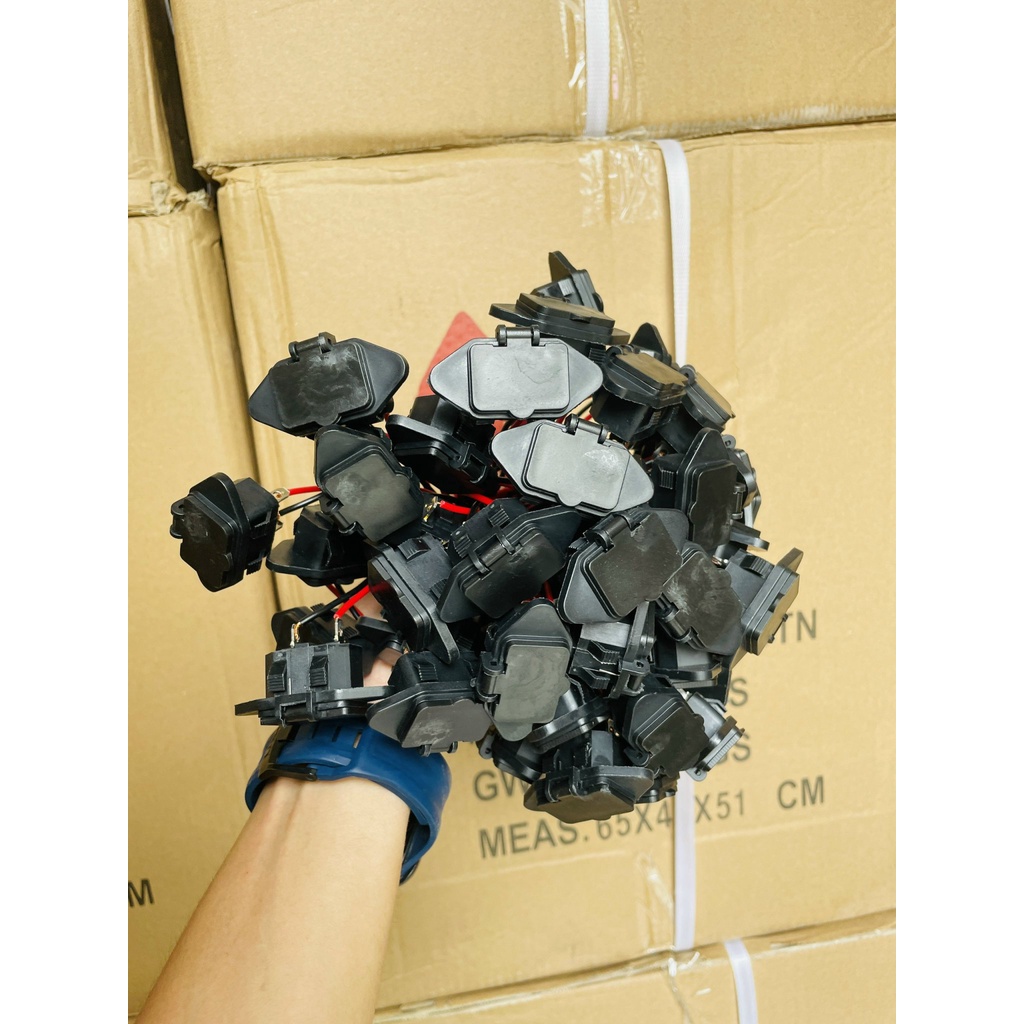 Chấu sạc chuyên dùng cho các loại bình phun thuốc trừ sâu bằng điện, xe đạp điện