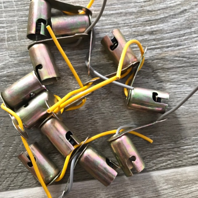 Sản phẩm gia đình làm: Combo 50 cái đui bóng đèn sắt 1 tóc