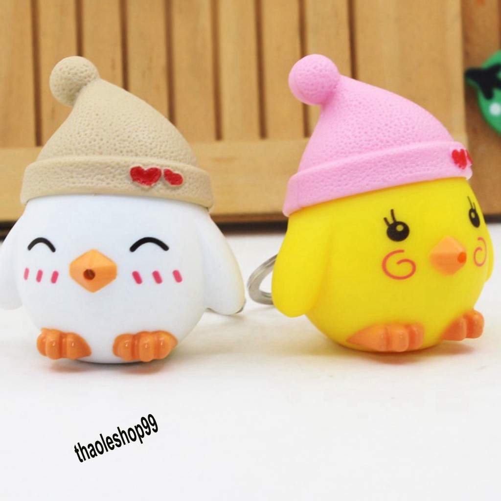 Móc Khóa Hình Gà Con Đội Mũ Có Đèn Led Phát Sáng, Phát Âm Thanh Độc Đáo-Móc khóa phát sáng gà con