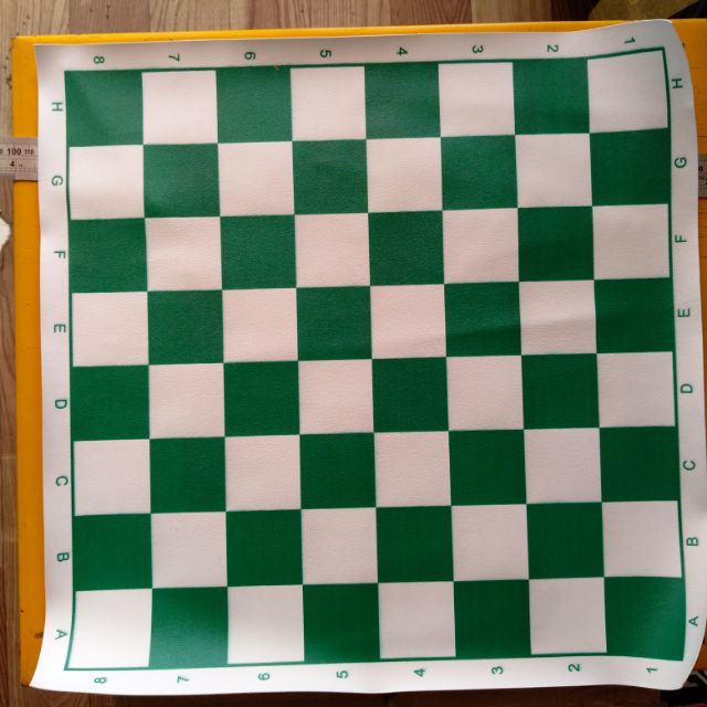 Bàn cờ vua tiêu chuẩn simili cuộn 43cm