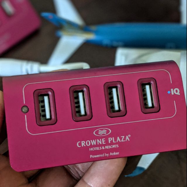 Sạc Anker 4 cổng IQ đặt hàng riêng cho chuỗi Crowne Plaza Hotel
