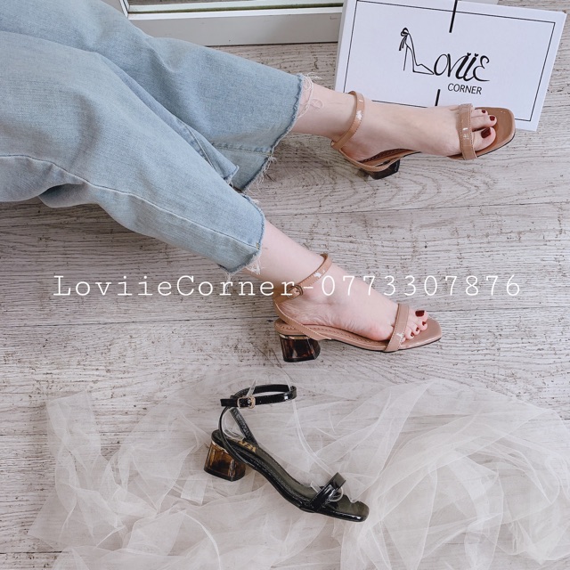 SANDAL NỮ QUAI MẢNH LOVIIECORNER - GUỐC SANDAL GÓT VUÔNG TRONG SUỐT MÀU TRÀ G200303