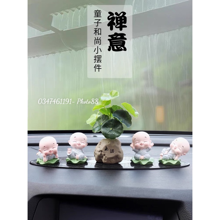 Tượng chú tiểu ngồi đài sen trang trí taplo ô tô,bàn làm việc may mắn bình an
