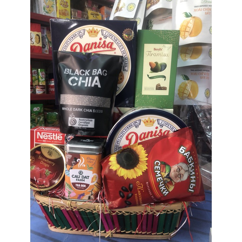 Giỏ quà theo yêu cầu khách 720k | BigBuy360 - bigbuy360.vn