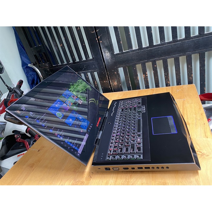 Laptop Dell Alienware M18x R1 i7 – 2670QM, 16G, 256G + 1T, Gtx 560M Sli 1.5G = 3G, 18.4in, giá rẻ -ncthanh1212 | BigBuy360 - bigbuy360.vn