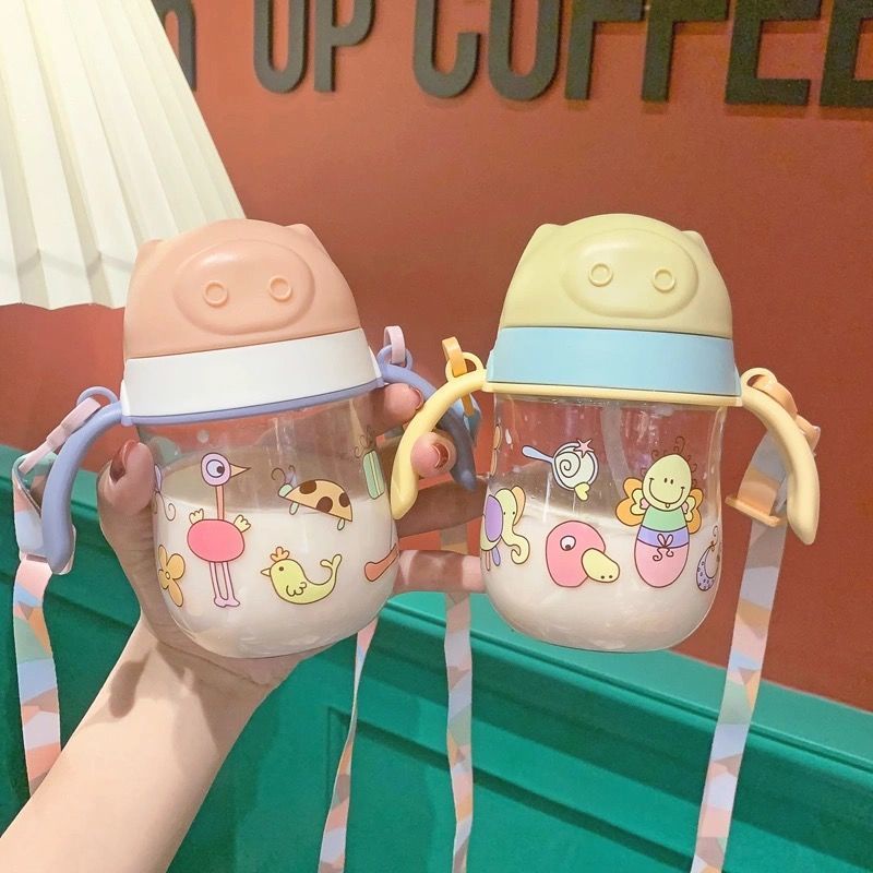Bình đựng nước, sữa nắp gạt cho bé tập hút tập  250ml có  vạch chia, van chống sặc và dây đeo tiện lợi