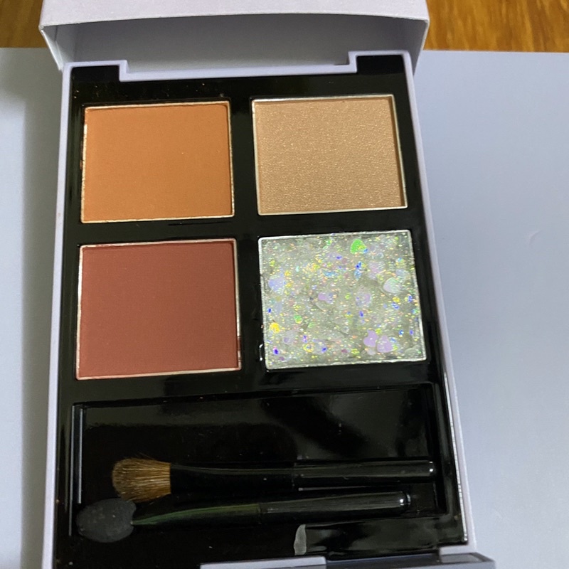 Bảng phấn mắt 4 ô Hold Live Fog Lovely Eyeshadow Palette