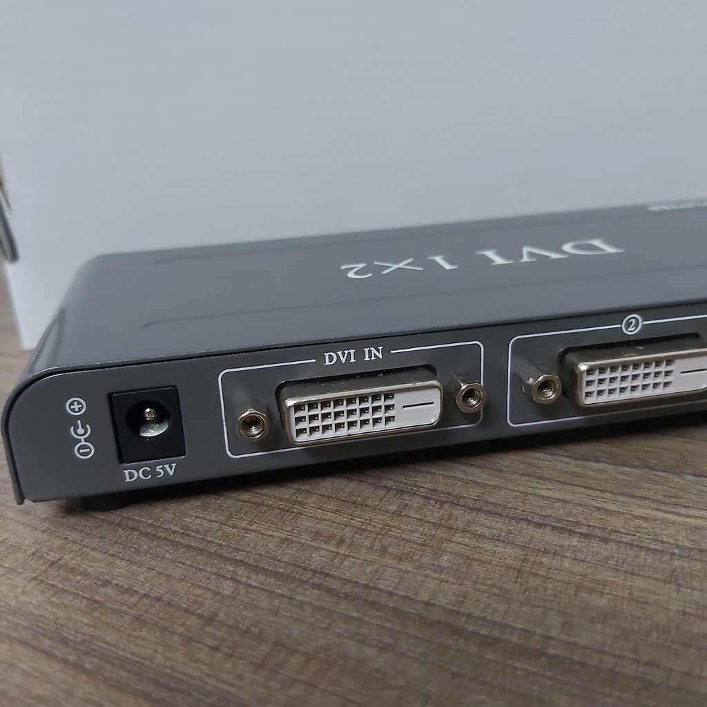 Bộ chia DVI-D 1 ra 2 cổng DVI E-D102 F310