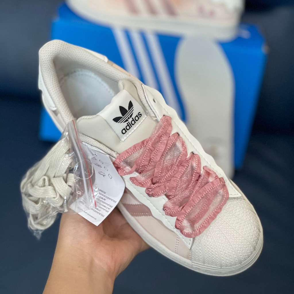 Giày adidas nữ superstar mũi sò, giày thể thao nữ superstar 2 bộ dây màu xanh và hồng hot trend 2022 full phụ kiện.