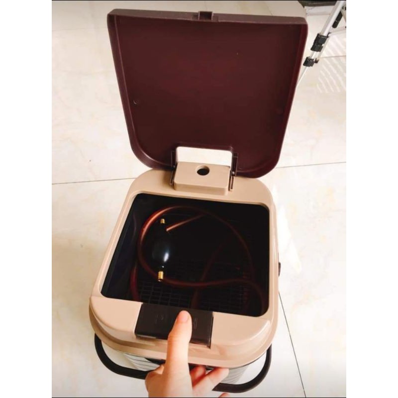 Thùng thu nước và bã trà kèm bộ dây tio dẫn nước thải