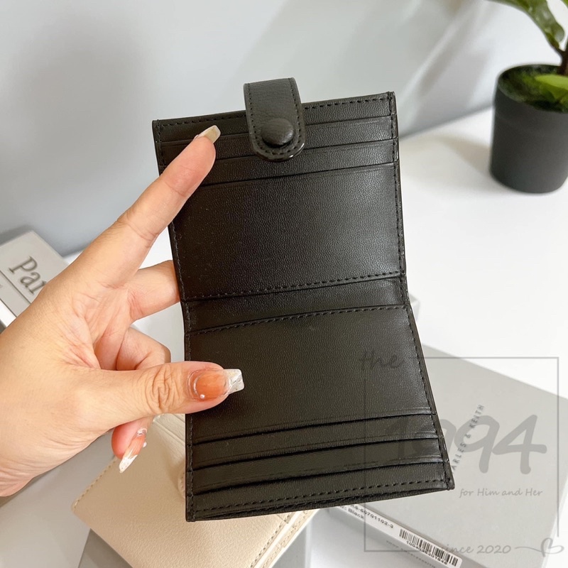 Ví đựng thẻ card CNK 𝘾𝙃𝘼𝙍𝙇𝙀𝙎 𝘼𝙉𝘿 𝙆𝙀𝙄𝙏𝙃 CK6-50701102-3