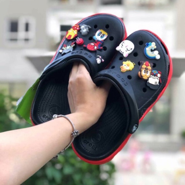 Dép sục màu đen đế đỏ - Tặng kèm 10 sticker