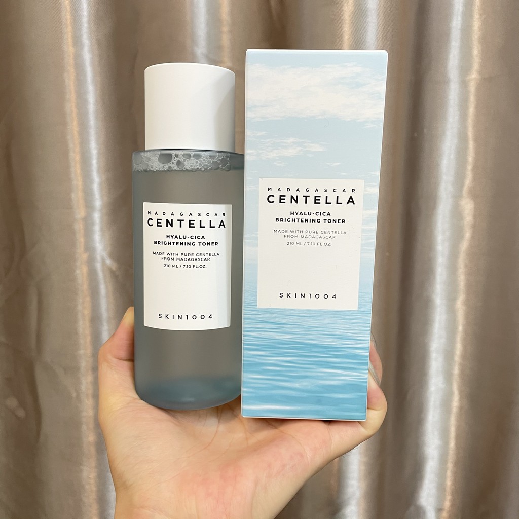 Nước Hoa Hồng Cấp Ẩm Sáng Da Skin1004 Madagascar Centella Hyalu Cica Brightening Toner 210ml
