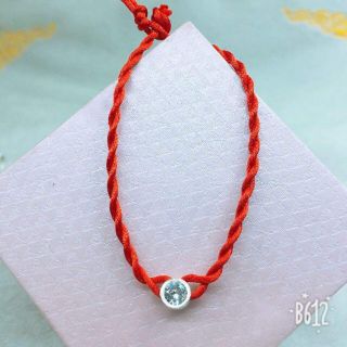 Chỉ đỏ may mắn