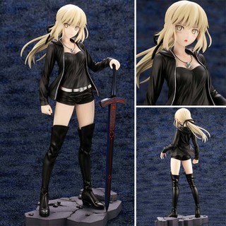 Mô hình nữ nhân vật Saber trang trí cá tính