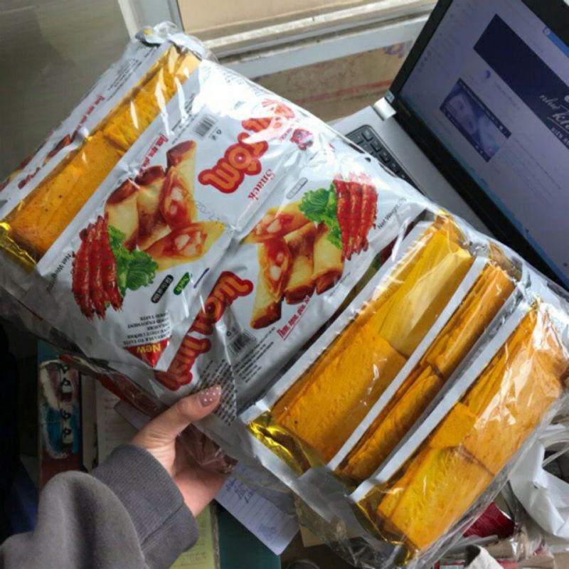 10 gói snack nem tôm thơm ngon