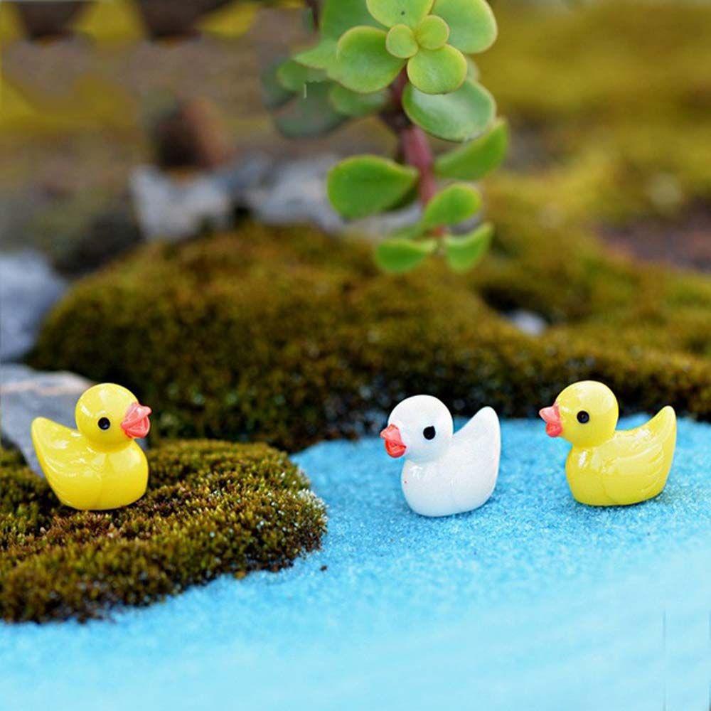 Mô Hình Vịt Vàng Mini Bằng Nhựa Resin Dễ Thương Dùng Trang Trí