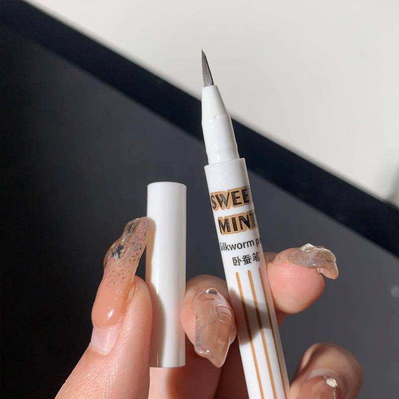 Bút Kẻ Mắt Dạng Lỏng Mịn Mượt Nhanh Khô Chống Thấm Nước