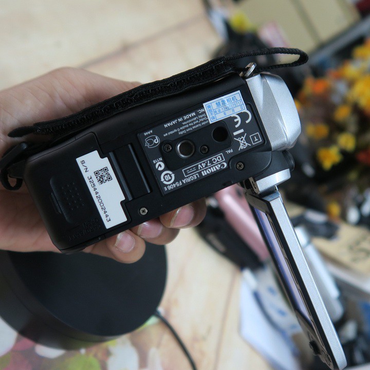 Máy quay film Canon FS406 zoom quang 41x, zoom số 2000x