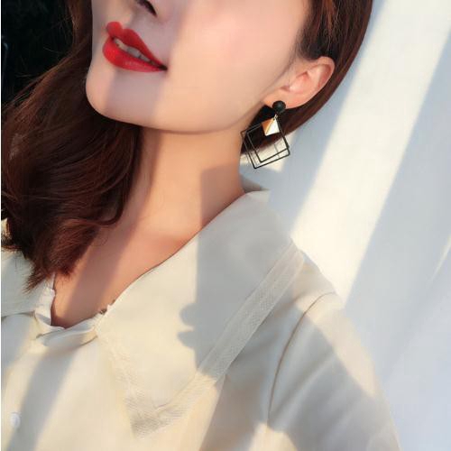 Bông tai dáng dài tạo hình độc đáo cho nữ