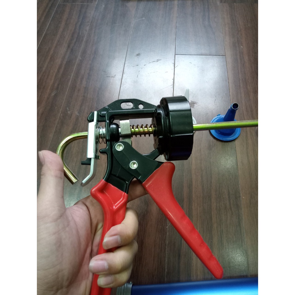 Súng bắn keo túi , súng băn keo xúc xích dạng nước 600ml. Kết hợp bắn keo lọ apolo đường keo dài, có chế độ tự ngắt
