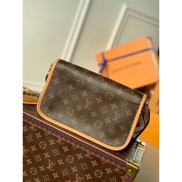 Túi đeo chéo logo thương hiệu Louis Vuitton LV cao cấp da thật hàng vip 1-1