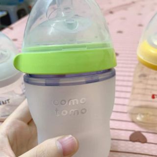 Bình sữa cho bé