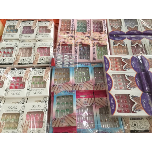 Dán móng tay ,nail( giao mẫu bất kì)có kèm keo